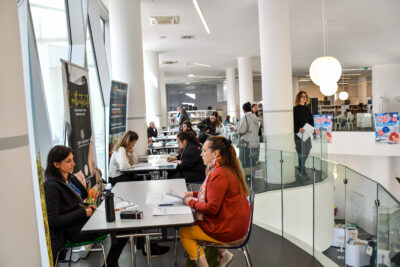 Agrandir l'image 2 sur 3, fenêtre modale