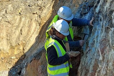 fouilles paléontologiques - Agrandir l'image 1 sur 3, fenêtre modale