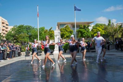 Agrandir l'image 2 sur 25, fenêtre modale