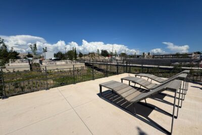 Agrandir l'image 2 sur 3, fenêtre modale